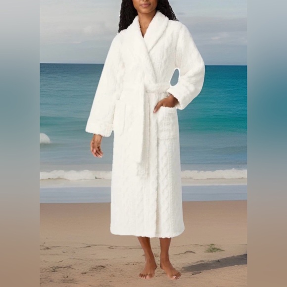 Room Service Other - Room Service Cozy Wrap Cable Knot Robe Luxurious Ivory S NWT Pockets Loungewear
